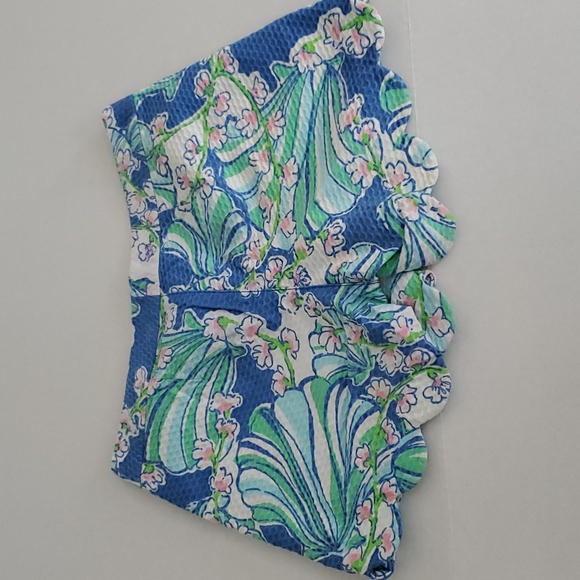 Lilly Pulitzer Shorts - Picture 2 of 4